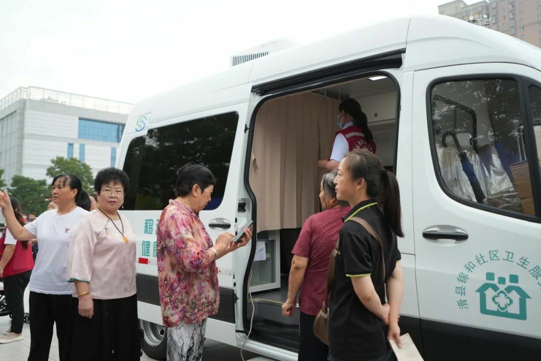 流动医疗暖民心·签约服务进万家! 赢多多民生体检巡诊车助力滑县医共体建设