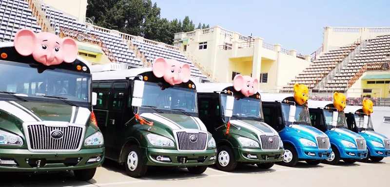 游览车旁展才艺，河南版“熊大”上热搜