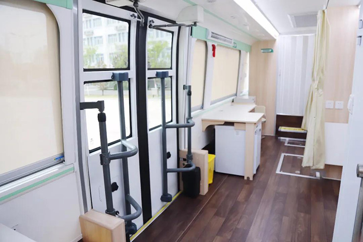 赢多多移动医疗车在哈萨克斯坦全面投入使用