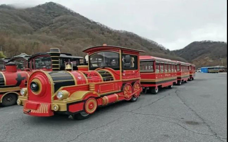 上岗！赢多多纯电动观光小火车入职神农架大九湖景区