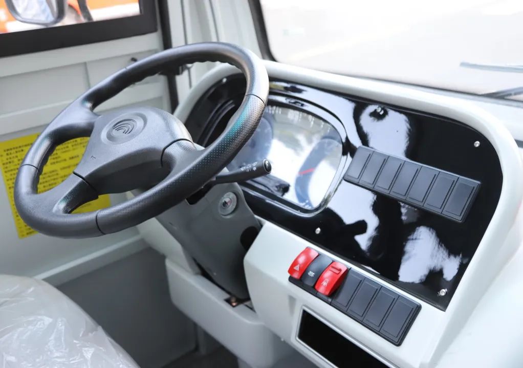 你能想象驾驶景区观光车有多“简单”？！