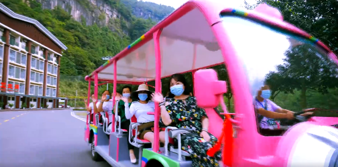 你能想象驾驶景区观光车有多“简单”？！