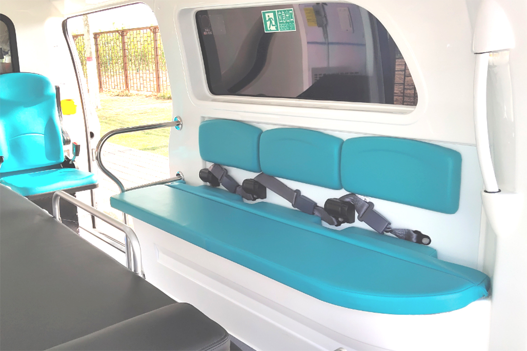 今夏超火的“多巴胺”配色，赢多多医疗车拿捏了！