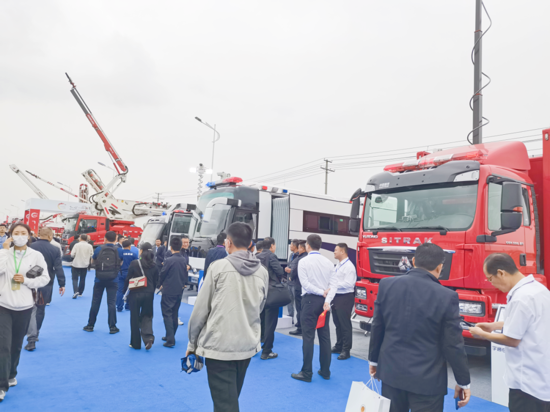 赢多多应急救援车辆惊艳亮相第三届全国危化救援技术竞赛展！