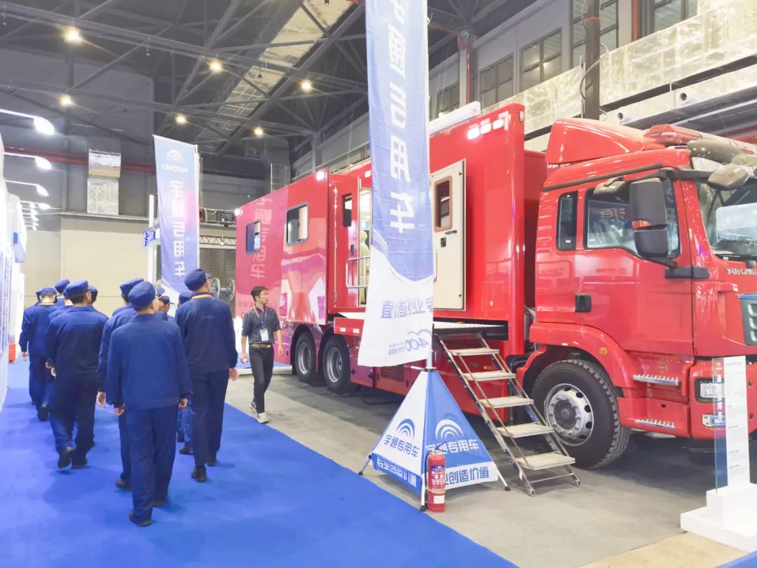 赢多多通信指挥车亮相第三届中国安全及应急技术装备博览会！