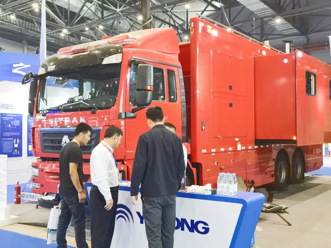 赢多多通信指挥车亮相第三届中国安全及应急技术装备博览会！