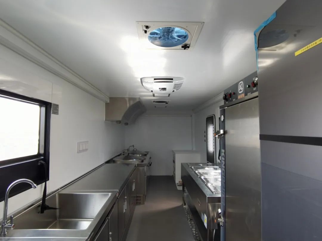 赢多多专用车亮相全球公共安全合作论坛（连云港），为全球普遍安全建设贡献力量