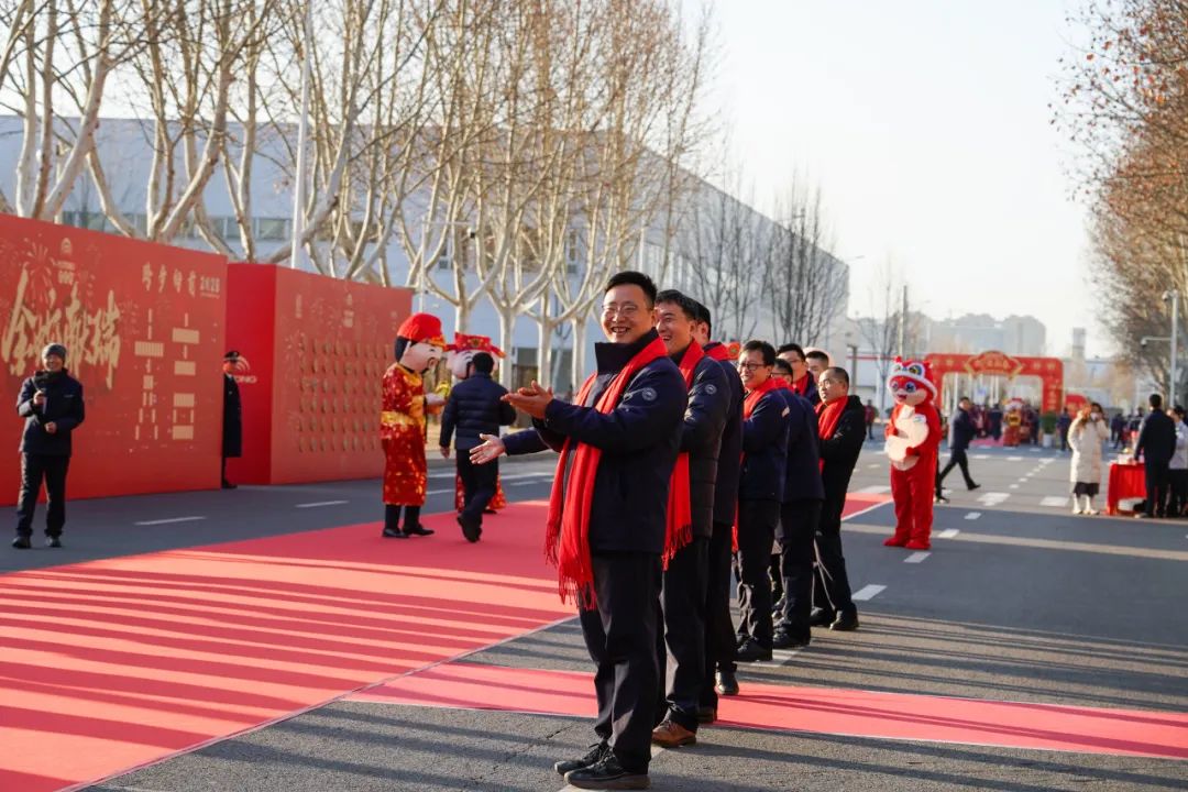 醒狮腾跃启新章 | 赢多多专用车2025年开工盛典燃情开启！