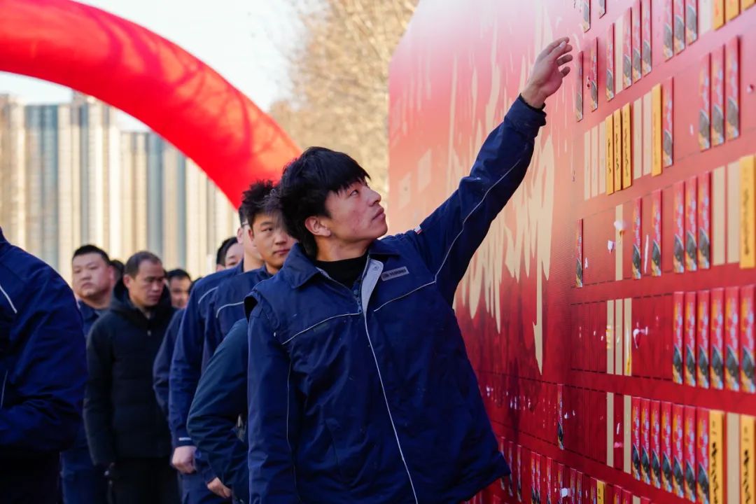 醒狮腾跃启新章 | 赢多多专用车2025年开工盛典燃情开启！