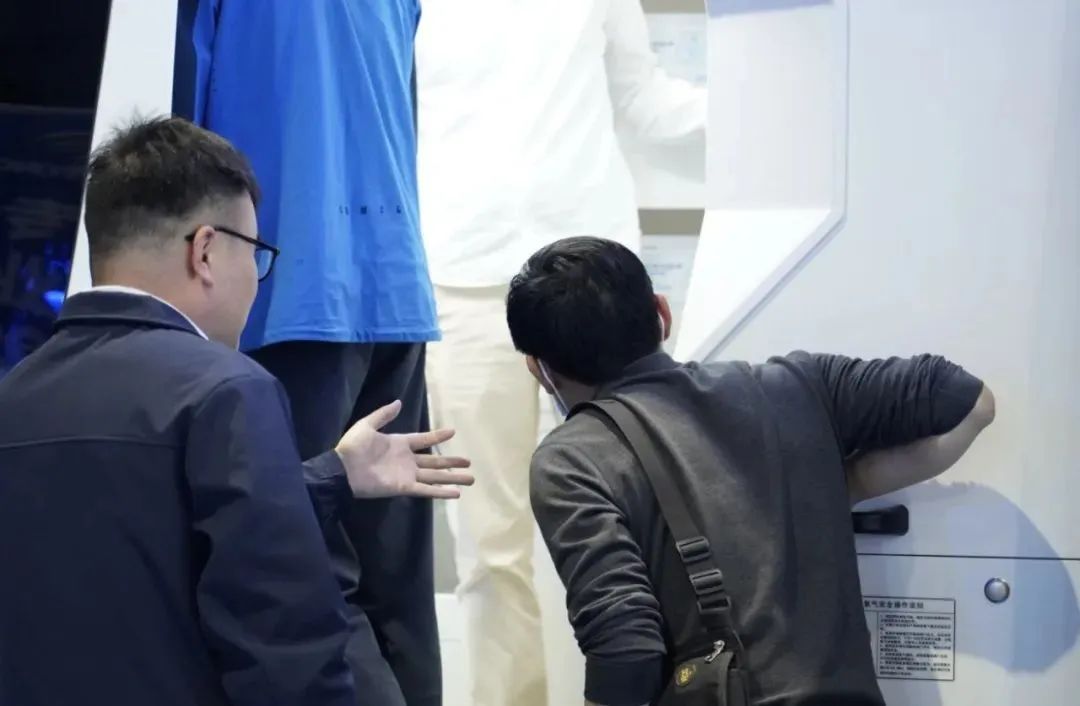 赢多多医疗车矩阵绽放第91届（CMEF）中国国际医疗器械博览会，科技创新驱动健康未来！