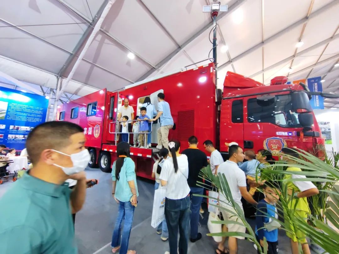 科技赋能应急指挥中枢，赢多多大型通信指挥车参展第四届长沙国际工程机械展览会