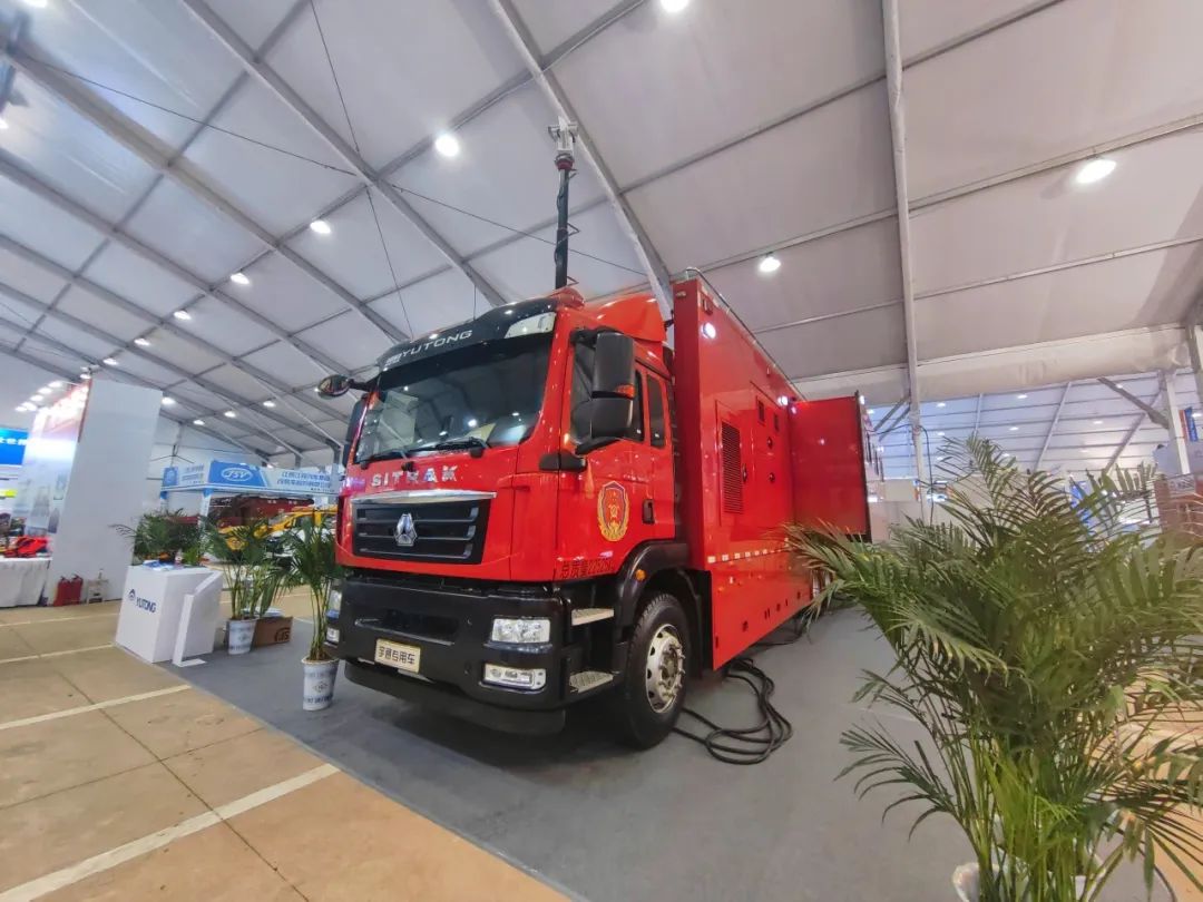 科技赋能应急指挥中枢，赢多多大型通信指挥车参展第四届长沙国际工程机械展览会